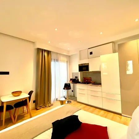 C8 Mini Design 175blo-paris Convention Apartment Paris